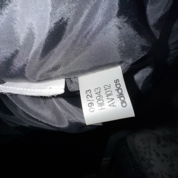 Adidas Women’s L Black Puffer Vest – Zip Front – Worn Once - Picture 8 of 8